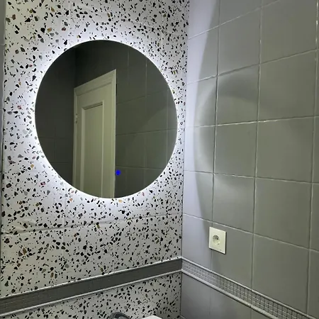 Mimosa En La Orilla *